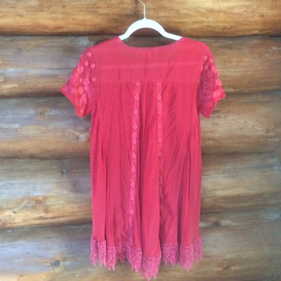Kyla Seo Coral Embroidered Short Sleeve Boho Tunic w/Crocheted Hem Size Small - Picture 2 of 4